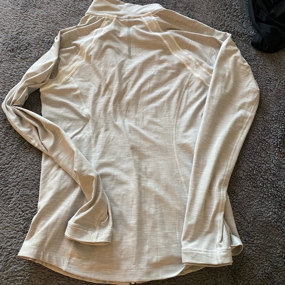 New Balance Anticipate Jacket in Sea Salt Heather - Picture 7 of 7